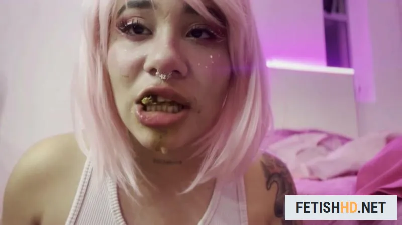 KellyPink18 - Eating and swallowing poop (Scat) [FullHD 1080p / 732 MB]