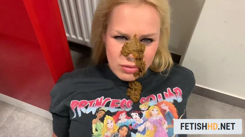 Devil Sophie - Public in the bank! He shits me in the face (Scat) [FullHD 1080p / 279 MB]