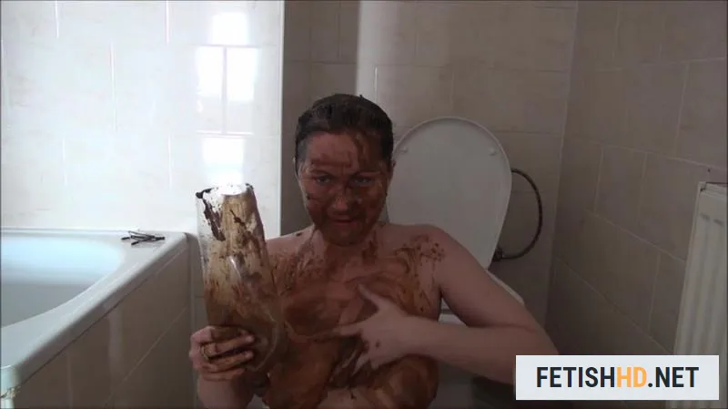 Solo - Pet botle body cream made from shit for rejuvenation (Scat) [FullHD 1080p / 418 MB]