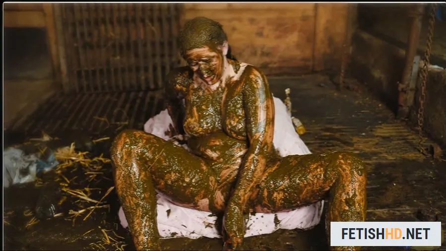 Farmer Girl Betty's Messy Mistake (Scat) [HD 720p / 5.13 GB]