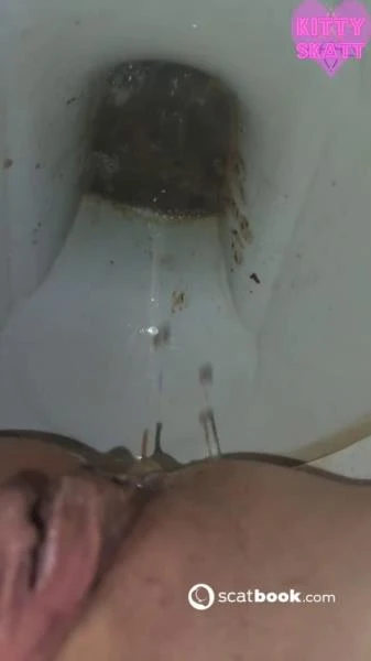 Toilet Liquid Poo Food Poisoning (Scat) [UltraHD 2K / 112 MB]