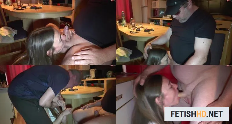 Nach Fremdblasen Maul mit Spüli gereinigt gekriegt! mit KarinaHH (Pissing) [FullHD 1080p / 123.34 MB]