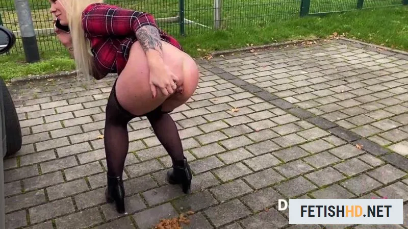 Devil Sophie - Shitting violently on the phone at the football stadium - whether the groundskeeper has seen (Scat) [FullHD 1080p / 245 MB]
