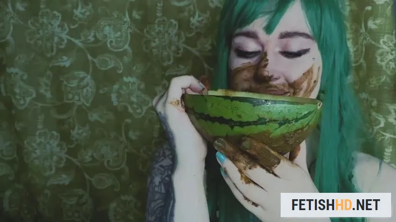 DirtyBetty - Watermelon Head (Scat) [FullHD 1080p / 653 MB]