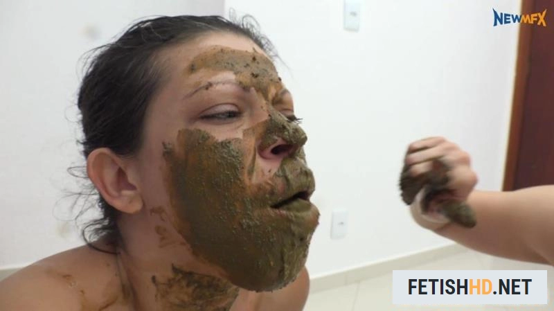 Demmi - Demmi' Big white ass shitting (Scat) [4K UltraHD / 3.20 GB]