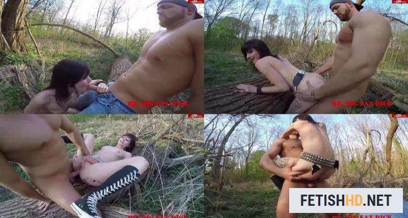 ALICE ALLEIN IM WALD mit MrBigFatDick (Pissing) [HD 720p / 416.65 MB]