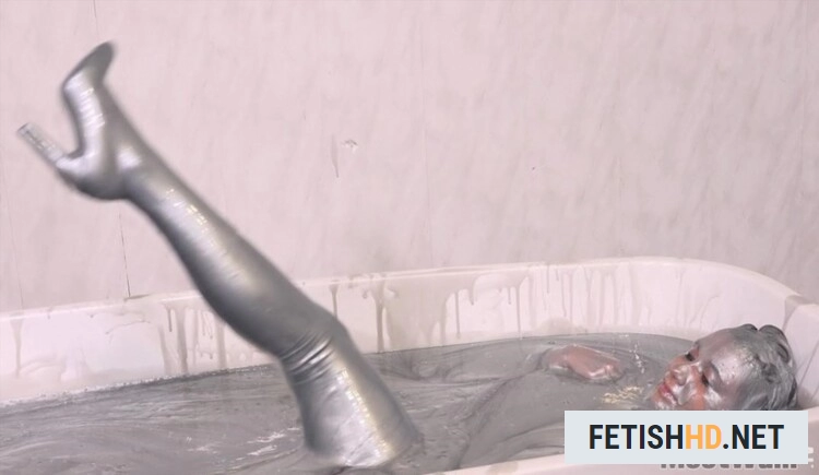 Ambers Sexy Silver Gunge Bath (Fetish) [FullHD 1080p / 924 MB]