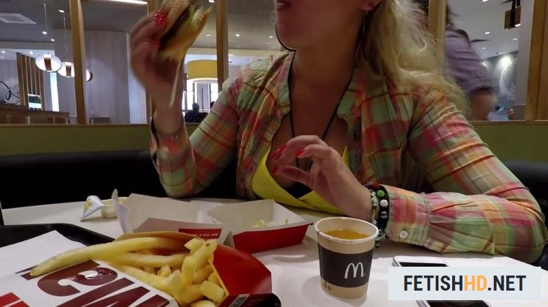 Janet - McDonalds Poop and Pee (Scat) [FullHD 1080p / 1.44 GB]