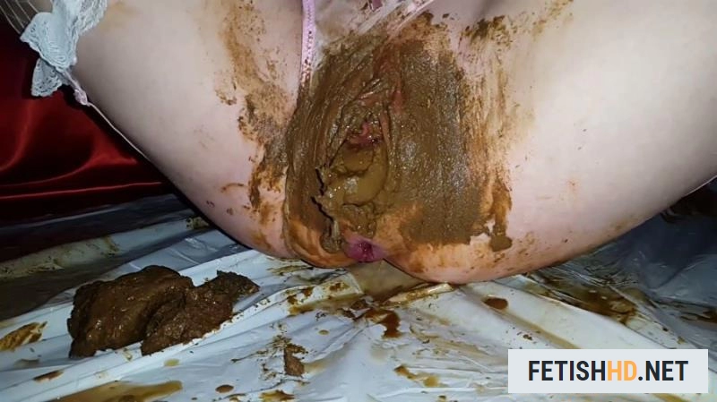 Anna Coprofield - I'm fucking my ass and TRYING to stuff my pussy with shit a little (Scat) [FullHD 1080p / 1.68 GB]