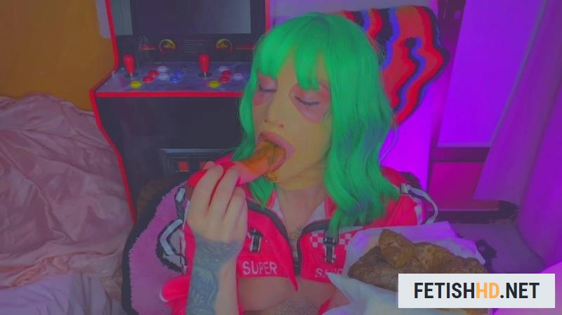 DirtyBetty - 1.5 kg of Own Poo and Squirting Night! (Scat) [FullHD 1080p / 529 MB]