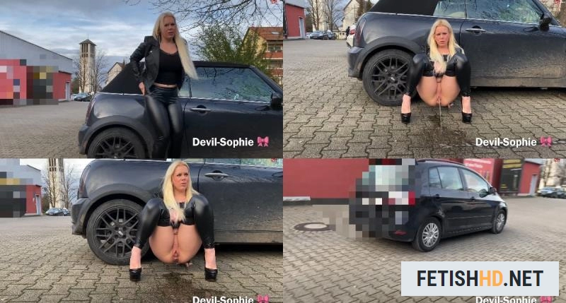 Devil Sophie - undefined09 (Pissing) [FullHD 1080p / 68.16 MB]