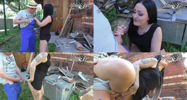 Mira-Grey - Public Brutal Ins Maul gespritzt - Spontan jetzt [Full HD / 173.53 MB]