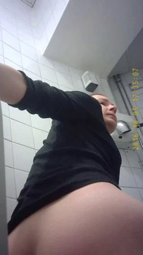 hidden camera in the women's toilet of the institute [SD / 2.77 GB]