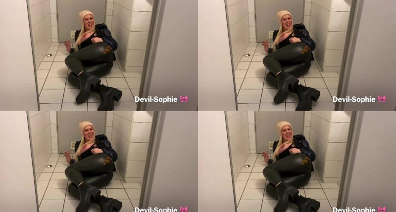 Devil Sophie - Caught with the office toilet door open - come and shit on my latex pants [UHD / 422.08 MB]