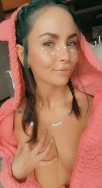New Onesie (Scat) [UltraHD 2K / 88.8 MB]