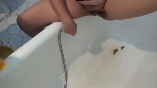 Diarrhea And Enema (Scat) [SD / 291 MB]