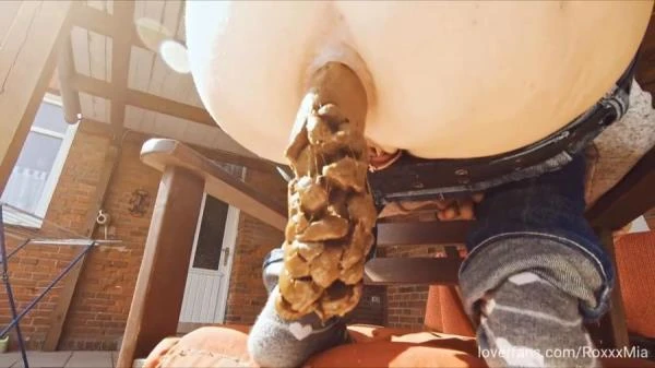 Grandma's Terrace (Scat) [HD 720p / 7.24 MB]