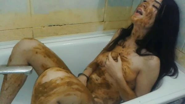 Matilda's Kitchen And Bathroom. Part 2 (Scat) [FullHD 1080p / 1.39 GB]