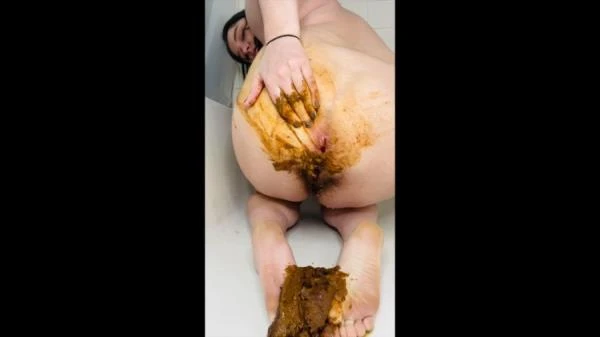 Poop Piss and Feet Smearing (Scat) [FullHD 1080p / 650 MB]