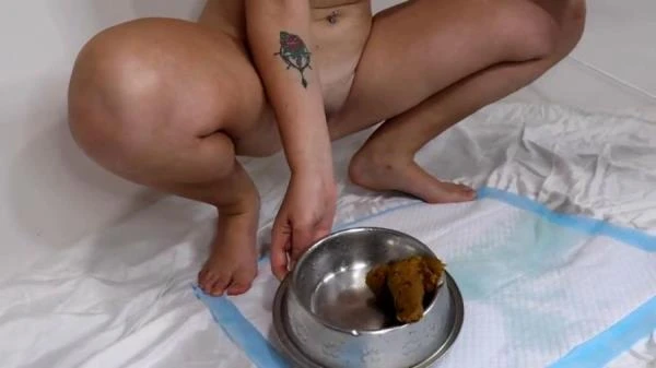 Shitting Girl 38 (Scat) [HD 720p / 64.3 MB]
