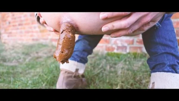 Sausage For The Farmer (Scat) [HD 720p / 14.8 MB]