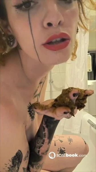 Shitting (Scat) [SD / 40.2 MB]