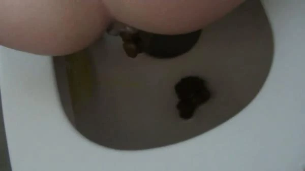 KV As Desired On The Toilet (Scat) [FullHD 1080p / 58.9 MB]