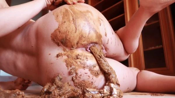 Thong Twister (Scat) [FullHD 1080p / 148 MB]