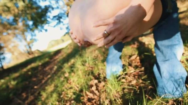 Summer Outdoor Poop (Scat) [HD 720p / 21.5 MB]