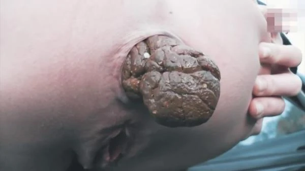 Car Piss And Shit (Scat) [HD 720p / 16.5 MB]