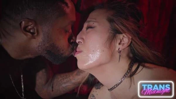 Asian Beauty Ghost Park Rides BBC Bare (Transsexual) [FullHD 1080p / 798.9 MB]