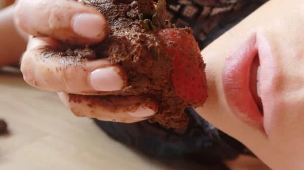 Strawberry Avalanche (Scat) [FullHD 1080p / 164 MB]