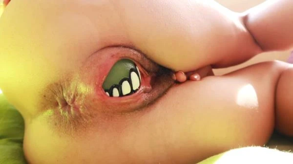 Chew Toy (Scat) [FullHD 1080p / 105 MB]