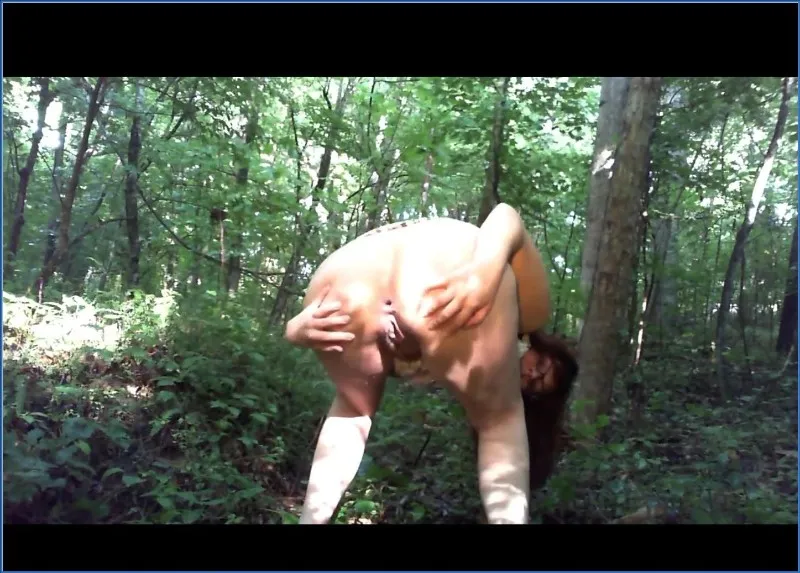 Lindzy Poop Girl in Outdoor Peeing and Pooping Big Log - Scat-Shop USA HD 720p - Fetish Porn Video on FetishHD