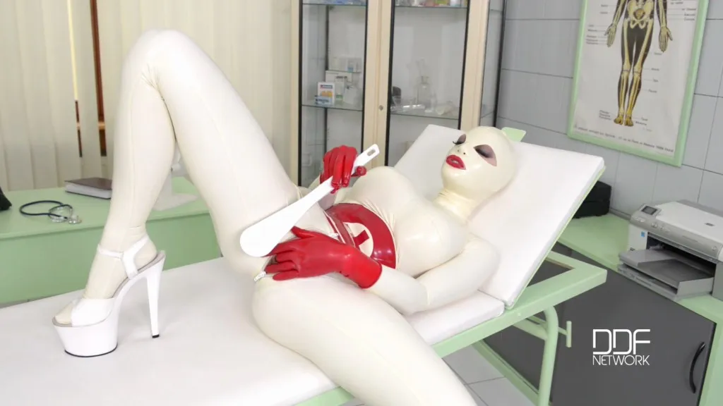 Latex Lucy - Solo Fixation Blast with Toys and Costume FullHD 1080p - Fetish Porn Video on FetishHD