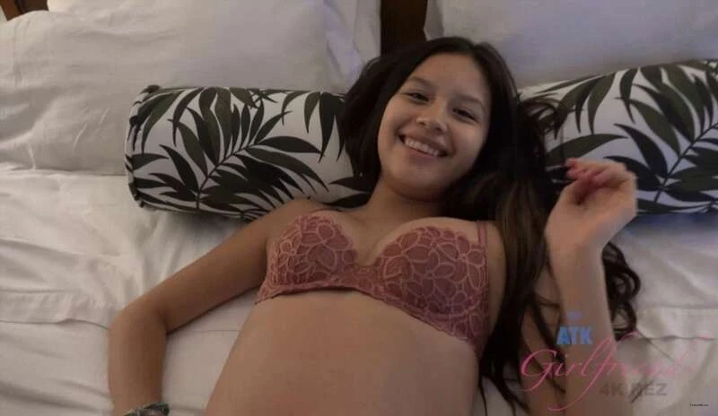 Zaya Cassidy. Kauai 4 [Full HD / 1.73 GB]