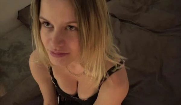2018-08-04 Martina - Pregnant lady in distress [SD / 209 MB]