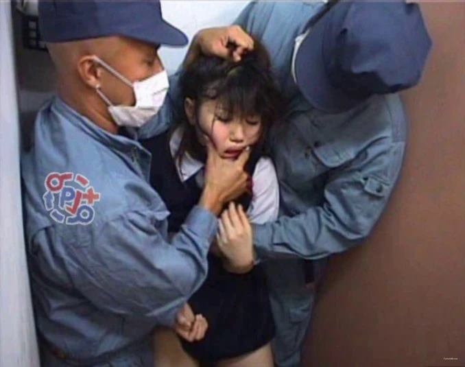 Toilet rape [SD / 1.52 GB]