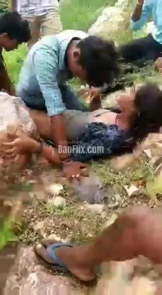 Indian college girl raped by 5 thugs [SD / 23.5 MB]