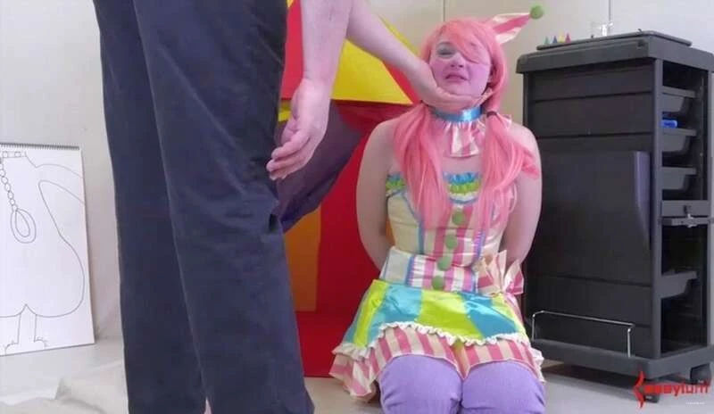 Arielle Aquinas. Anal Circus Girl Arielle Aquinas [HD / 985.4 MB]