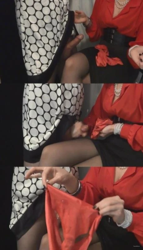 Cum in mommy's panties [HD 720p / 143.4 MB]