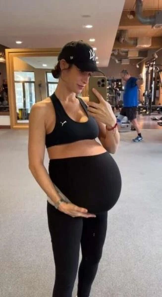 Caroline Triplets Of Hamburg - NN Pregnant Compilation [SD / 2.7 GB]